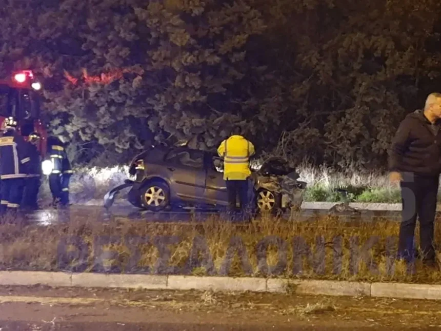 Θεσσαλονίκη: Αυτοκίνητο κόπηκε στη μέση μετά από σύγκρουση με άλλο ΙΧ με λαθρομετανάστες