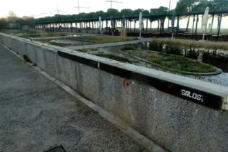Ρημάζει καθημερινά η νέα παραλία…
