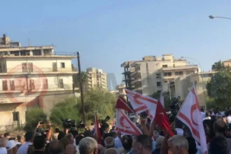 ΠΑΝΗΓΥΡΙΚΑ ΚΑΙ ΜΕ ΤΟΥΡΚΙΚΕΣ ΣΗΜΑΙΕΣ ΕΙΣΕΒΑΛΕ ΣΤΑ ΒΑΡΩΣΙΑ Ο ΕΚΛΕΚΤΟΣ ΤΟΥ ΣΟΥΛΤΑΝΟΥ ΕΡΣΙΝ ΤΑΤΑΡ