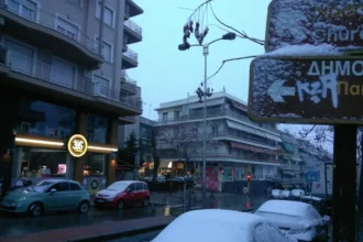 Σε λευκό κλοιό η χώρα