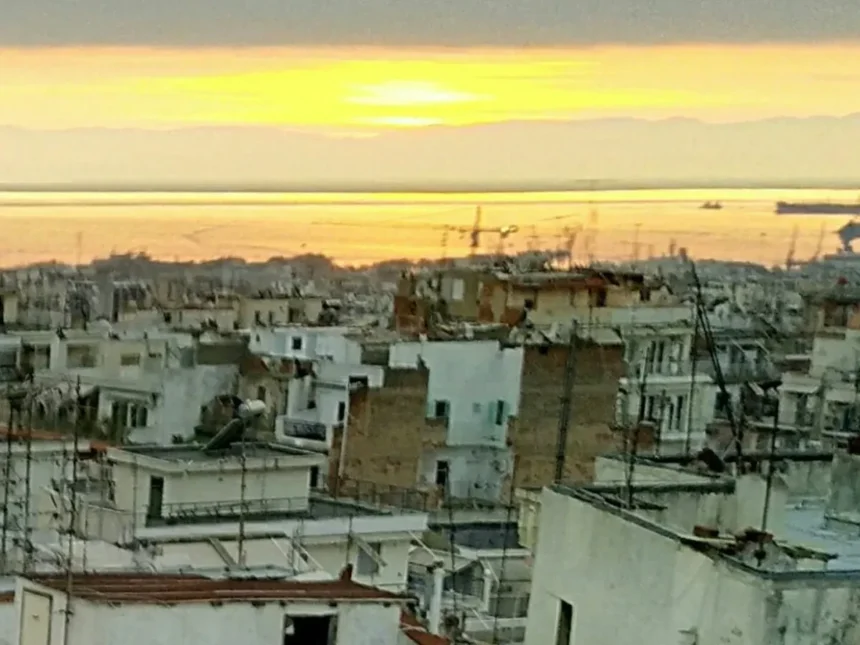 Lockdown νέα μέτρα: Απαγόρευση κυκλοφορίας από τις 18.00 σε Αττική, Θεσσαλονίκη και Χαλκιδική