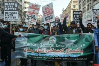 Πανστρατιά μεταναστών πνίγει την Πέμπτη την Αθήνα-Μέχρι λεωφορεία για να τους μεταφέρουν βάζει το ΚΕΕΡΦΑ