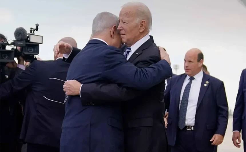 Στο Ισραήλ ο Μπάιντεν, αγκαλιά με τον Νετανιάχου: «Δείχνει» Ισλαμική Τζιχάντ για τον βομβαρδισμό στο νοσοκομείο της Γάζας