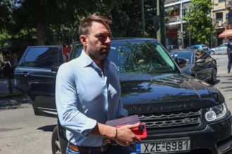 Πολιτική Γραμματεία ΣΥΡΙΖΑ: Νέο κείμενο κριτικής για τα «μαύρα ταμεία» από τη φρουρά Τσίπρα - Image