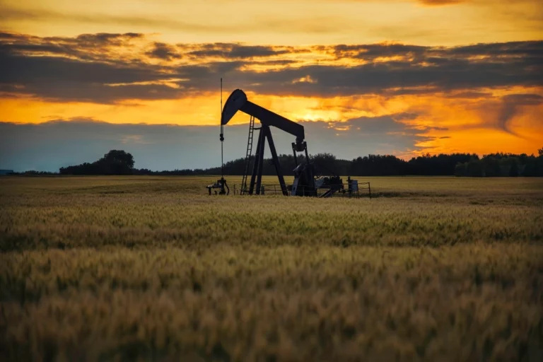 Πετρέλαιο: Το Brent ξεπέρασε τα 98 δολάρια καθώς κλιμακώνεται η ένταση στη Μέση Ανατολή