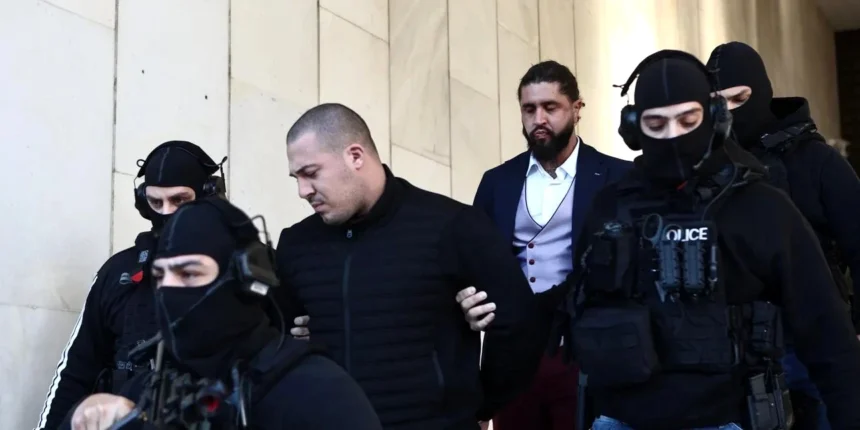 Φοινικούντα: Ο 22χρονος που μίλησε και τα 7 τηλεφωνήματα που οδήγησαν στη σύλληψη ανιψιού και επιχειρηματία