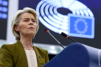 Φον ντερ Λάιεν για την τηλεφωνική επικοινωνία με Ζελένσκι -Τραμπ: Υπήρξε καλή πρόοδος