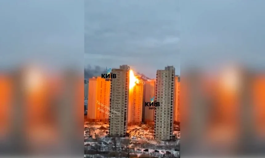 Η Ρωσία σφυροκοπά το Κίεβο πριν την κρίσιμη συνάντηση Ζελένσκι-Τραμπ – «Πολλά μπορούν να αποφασιστούν μέχρι την Πρωτοχρονιά»
