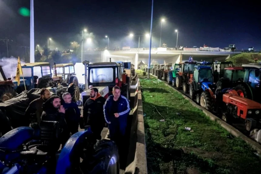 Μπλόκα αγροτών: Κλείνουν και τις παρακαμπτήριες οδούς αύριο το μεσημέρι