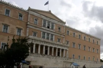 Νέα Αριστερά: Το Μαξίμου «ρίχνει μαύρο» στην Βουλή