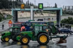 Ποια αγροτικά μπλόκα «άνοιξαν» από σήμερα -Πού θα συνεχιστούν οι αποκλεισμοί δρόμων, η τελευταία ενημέρωση