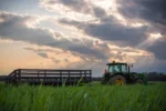Σήμερα καταβάλλονται 490 εκατ. ευρώ στους αγρότες – Η κυβέρνηση εξετάζει μέτρα για ρεύμα, πετρέλαιο και αποζημιώσεις ΕΛΓΑ