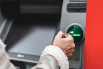 Συνταξιούχοι: Πριν τα Χριστούγεννα καταβάλλονται στα ταμεία οι συντάξεις Ιανουαρίου