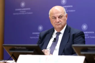 Τσιάρας: Οι αγρότες της Κορινθίας παρέδωσαν φάκελο αιτημάτων στον υπουργό