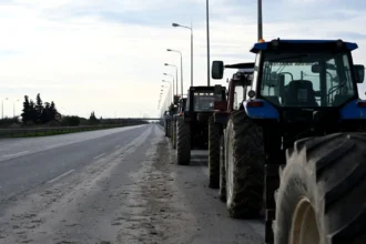 Αγροτικά μπλόκα: Ανοίγουν οι δρόμοι στη Βόρεια Ελλάδα ενόψει της συνάντησης στο Μαξίμου