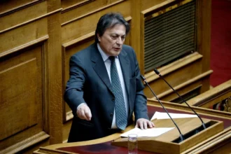 Αλ. Αυλωνίτης: «Ανοιχτός να μιλήσω με την Καρυστιανού – Πρέπει να βάλουμε νερό στο κρασί μας»