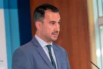 Αλέξης Χαρίτσης: Το Λαϊκό Μέτωπο πόλος απέναντι στον εγχώριο τραμπισμό