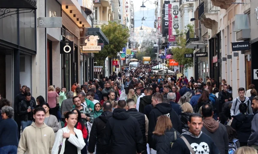 Ανοικτά και σήμερα, δεύτερη Κυριακή των χειμερινών εκπτώσεων, τα εμπορικά καταστήματα