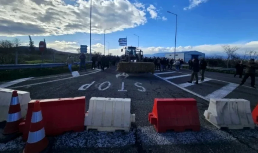 Από τα μπλόκα στο Μαξίμου – συνάντηση Μητσοτάκη – αγροτών