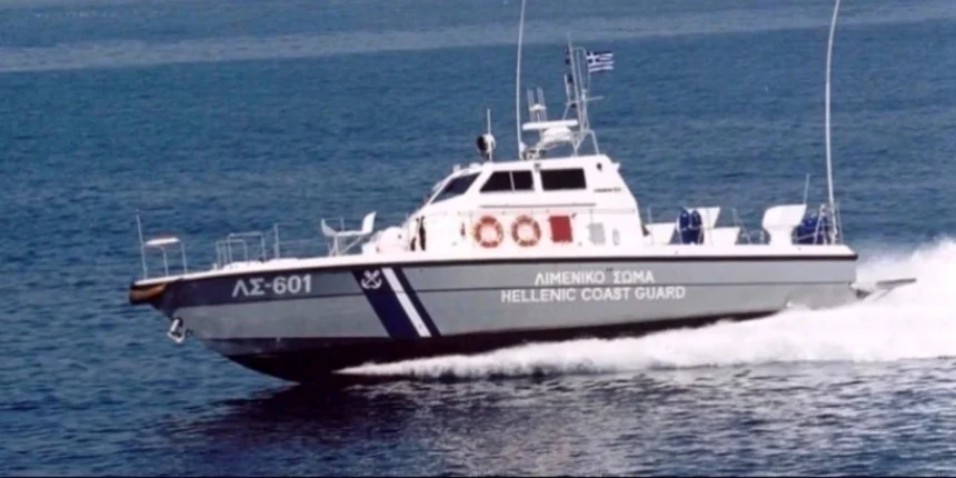 Δίκυκλο κατέληξε στη θάλασσα μετά από τροχαίο στη Λήμνο – Χωρίς τις αισθήσεις του ανασύρθηκε 22χρονος