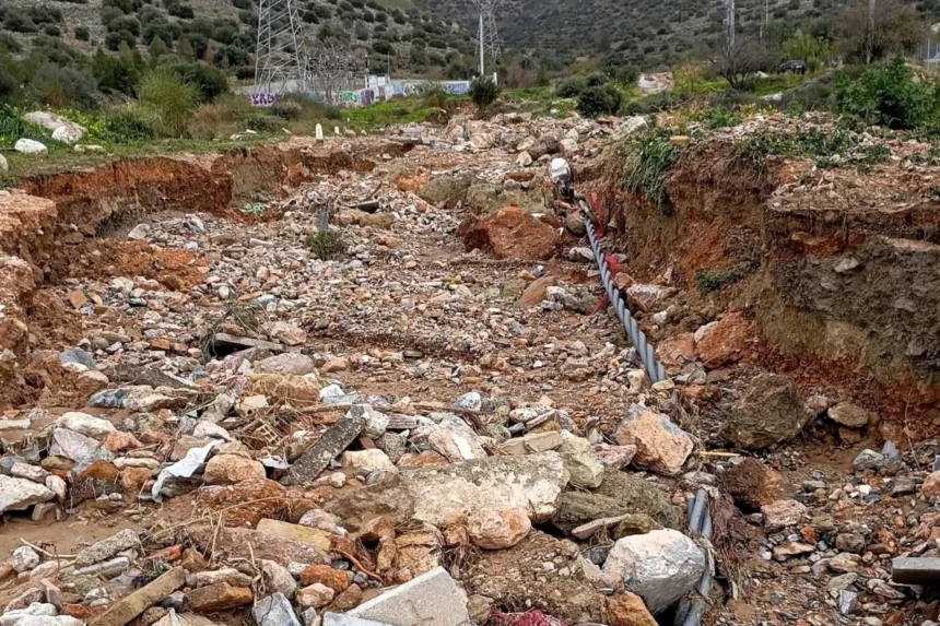 Δήμαρχος Γλυφάδας: Τα έργα υπογειοποίησης καλωδίων του ΔΕΔΔΗΕ υποδεικνύει για την καταστροφή που έφερε η κακοκαιρία