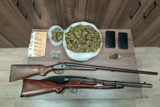 Δύο άνδρες συνελήφθησαν στο Ρέθυμνο για κατοχή μεγάλης ποσότητας ναρκωτικών και όπλων