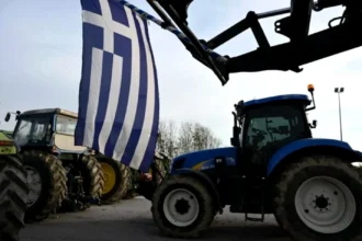 Έληξε ο αποκλεισμός του κόμβου Χαλκηδόνας από τους αγρότες – Παραμένουν κλειστά και τα δύο ρεύματα στα Μάλγαρα