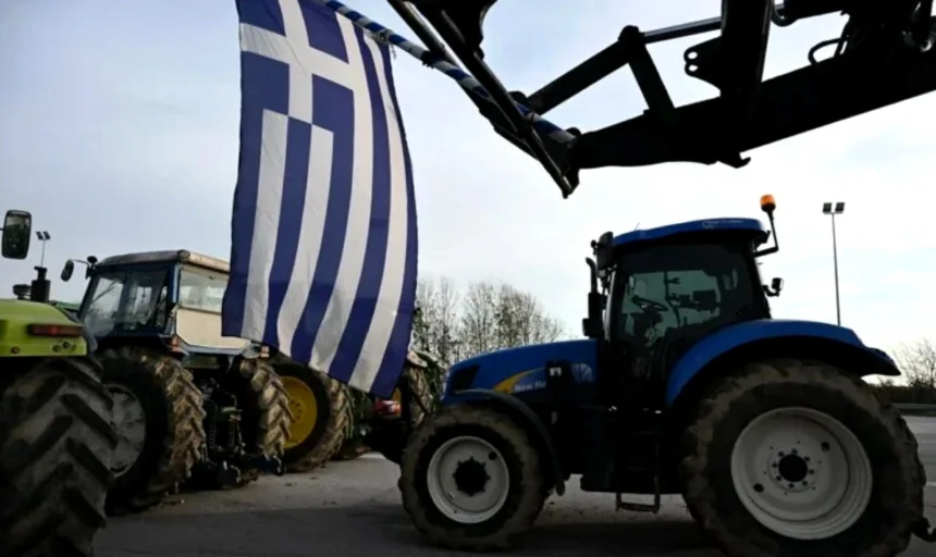Έληξε ο αποκλεισμός του κόμβου Χαλκηδόνας από τους αγρότες – Παραμένουν κλειστά και τα δύο ρεύματα στα Μάλγαρα