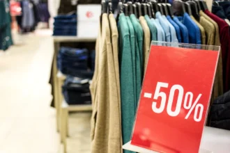 Εμπορικά καταστήματα: Ανοιχτά σήμερα Κυριακή λόγω των χειμερινών εκπτώσεων