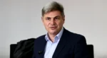 Φαραντούρης: Δεν παραδίδει την έδρα -Λογοδοτώ μόνο στους συμπολίτες μου