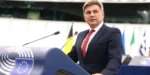 Φαραντούρης σε Φάμελλο για Καρυστιανού: «Αν αποφασίσω να κάνω άλλη επιλογή, θα σε ενημερώσω αρμοδίως»