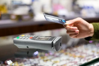 Φοροδιαφυγή: «Εκτίναξη» των εσόδων προβλέπει το υπουργείο Οικονομικών με την εφαρμογή των ψηφιακών εργαλείων