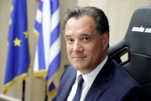 Γεωργιάδης για την επίσκεψη στο «Γ. Γεννηματάς»: Την ώρα που μου επιτίθεται η Αριστερά, ασθενής είναι ευχαριστημένη από τη δουλειά μου