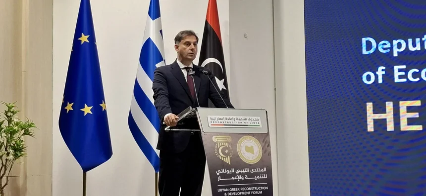 Η Ελλάδα ξανά παρούσα στη Λιβύη – Με 21 συμφωνίες επέστρεψε από τη Βεγγάζη ο υφυπουργός Εξωτερικών Χάρης Θεοχάρης