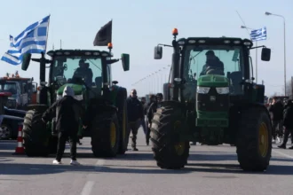 Παραμένουν στα μπλόκα οι αγρότες: Κρίσιμες οι επόμενες μέρες για το μέλλον των κινητοποιήσεών τους