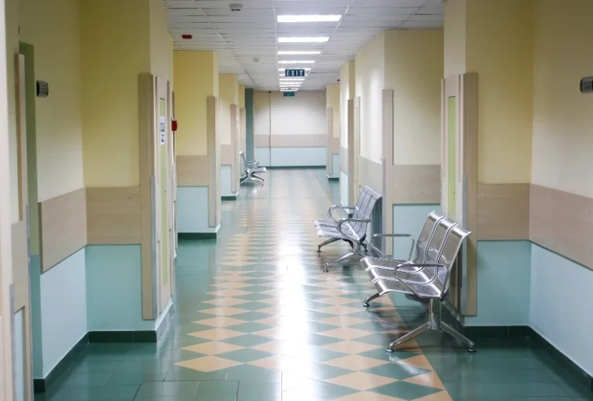 Ηράκλειο: Στην εντατική του ΠΑΓΝΗ γιατρός με μηνιγγίτιδα