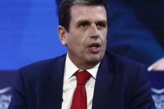 Καιρίδης κατά Δένδια μετά τις αιχμές Άδωνι: Δίνουμε μάχη, όχι εκ του ασφαλούς και για να τοκίσουμε πολιτικό κεφάλαιο