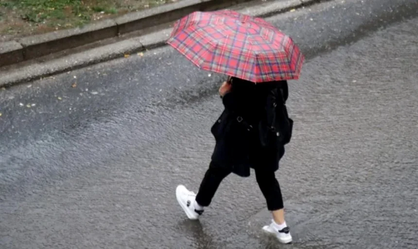 Καιρός: Έρχεται 48ωρη κακοκαιρία με καταιγίδες, χιόνια και ανεμοστρόβιλους