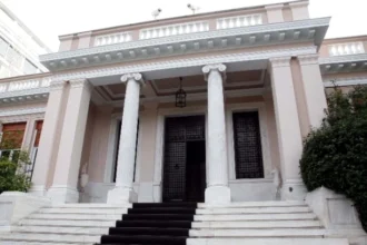 Κυβερνητική σύσκεψη υπό τον πρωθυπουργό με περιφερειάρχες για την ευλογιά των αιγοπροβάτων