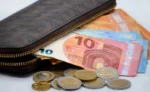 Πώς αλλάζουν φόροι και μισθοί το 2026 – Τι κερδίζουν νοικοκυριά και εργαζόμενοι