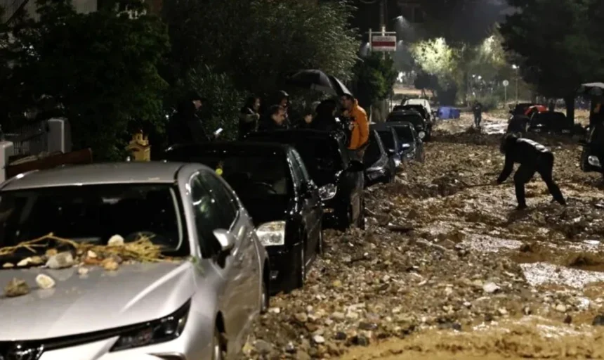 Νύχτα τρόμου από τη φονική κακοκαιρία: Δύο νεκροί σε Αττική και Άστρος Κυνουρίας