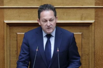 Πέτσας: Τα κόμματα που αγκάλιασαν την Καρυστιανού για να πλήξουν τον Μητσοτάκη, πέφτουν στον λάκκο που έσκαψαν