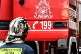 Πυρκαγιά σε ισόγειο διαμέρισμα στο Περιστέρι: Στο νοσοκομείο δύο γυναίκες