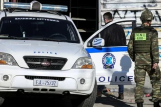 Πυροτεχνουργοί απομάκρυναν χειροβομβίδες και βλήματα όλμου του Β’ Παγκοσμίου Πολέμου από μουσείο στο Αίγιο