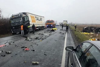 Σοκ, πανελλήνιος θρήνος και ερωτήματα για το πολύνεκρο δυστύχημα με τους φιλάθλους του ΠΑΟΚ στη Ρουμανία
