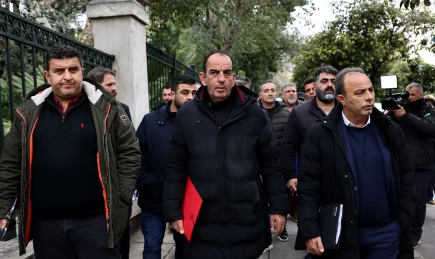 Στο Μαξίμου η 25μελής επιτροπή αγροτών για τη συνάντηση με Μητσοτάκη