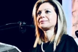 Στο μπλόκο της Νίκαιας η Μαρία Καρυστιανού: Το κίνημα οργανώνεται και σύντομα θα διεκδικήσει την ψήφο του ελληνικού λαού