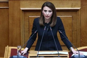 ΣΥΡΙΖΑ: Ο Φάμελλος καρατόμησε τη Νίνα Κασιμάτη από το Συμβούλιο της Ευρώπης μετά την υποδοχή της φρεγάτας «Κίμων»