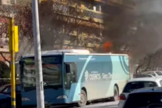Θεσσαλονίκη: Αστικό λεωφορείο τυλίχθηκε στις φλόγες 