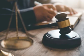 Αναβλήθηκε για τον Μάρτιο η δίκη του 72χρονου μάνατζερ μοντέλων που αγνόησε σήμα των αστυνομικών
